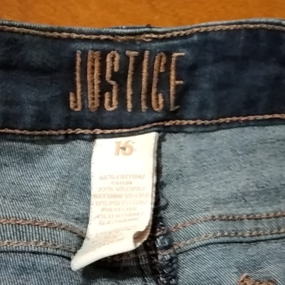 Shorts - Picture 3 of 3